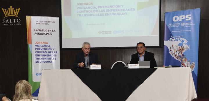 Foto: Ministro Basso y el representante de la Organización Panamericana de la Salud (OPS), Giovanni Escalante