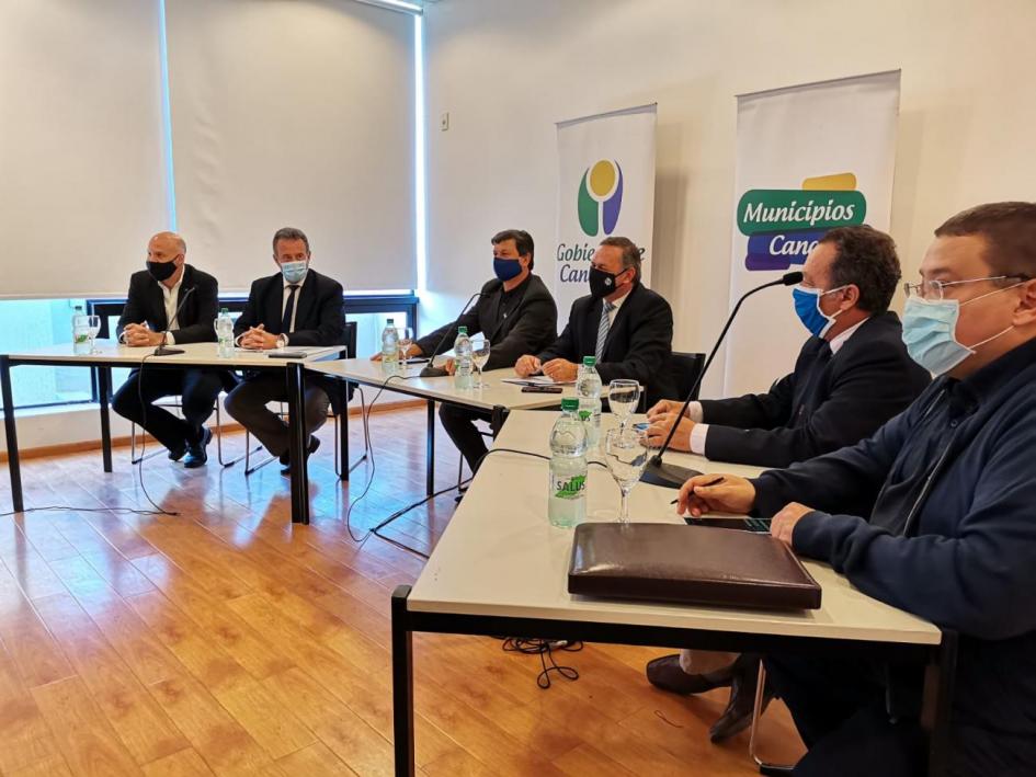 Autoridades en reunión CECOED Canelones Autoridades en reunión CECOED Canelones