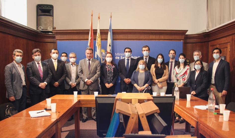 Autoridades del MSP y expertos internacionales en control del cáncer Autoridades del MSP y expertos internacionales en control del cáncer