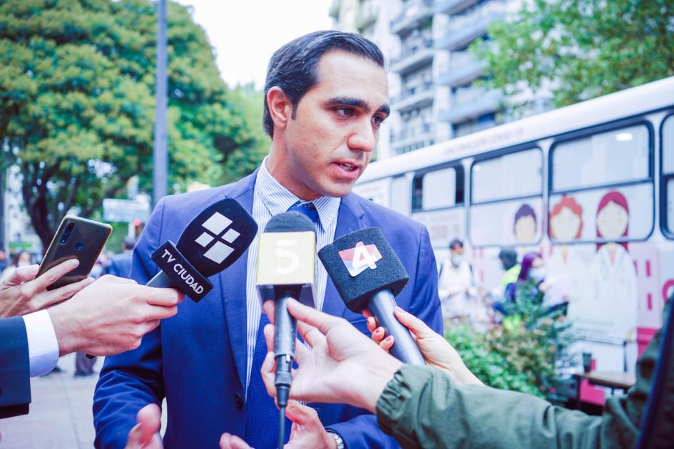 Vacunatorio en universidades Subsecretario Satdjian