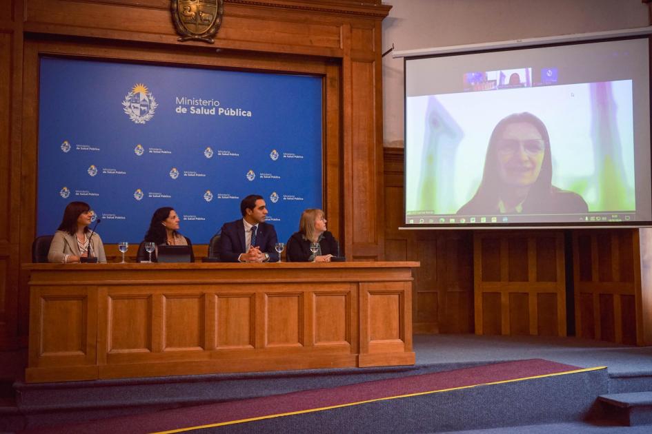 Autoridades en evento por incorporación de prestaciones al FNR Izquierda a derecha: Porcelli (FNR), Arbeleche (MEF), Satdjian, Fazzino y Rando (MSP)