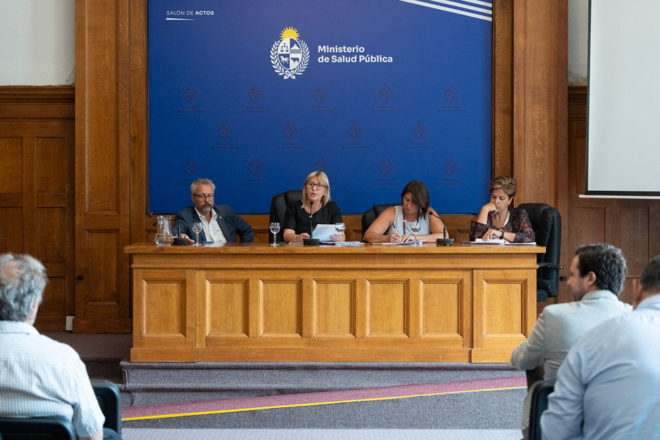 Autoridades del MSP. Izquierda a derecha: Briozzo, Lustemberg, Pradere y Nozar.