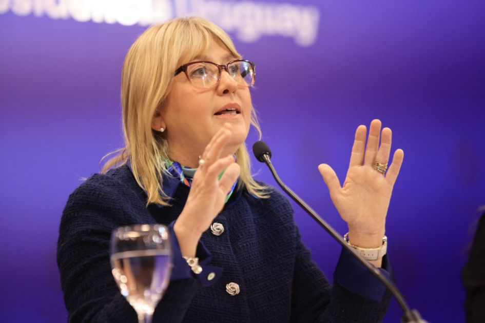 Ministra de Salud Pública Cristina Lustemberg hablando al término del Consejo de Ministros Ministra de Salud Pública Cristina Lustemberg hablando al término del Consejo de Ministros