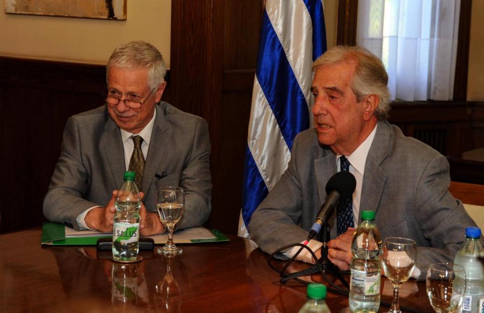 Tabaré Vazquez y Jorge Basso en conferencia de prensa Tabaré Vazquez y Jorge Basso en conferencia de prensa