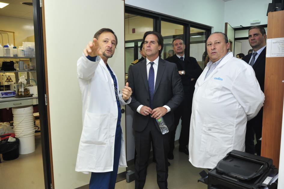 Autoridades en visita al Cudim