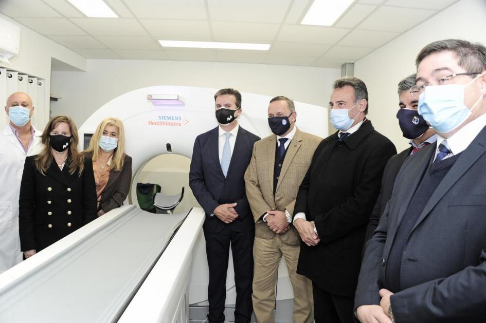Ministro y autoridades recorriendo el hospital Ministro y autoridades recorriendo el hospital