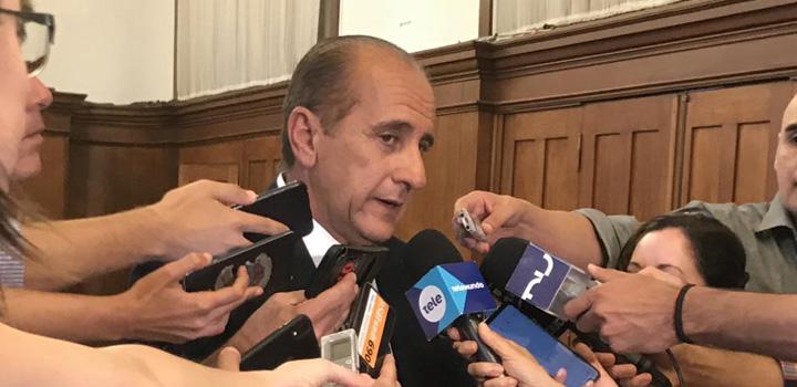 Luis González presidente de la Junasa en conferencia de prensa