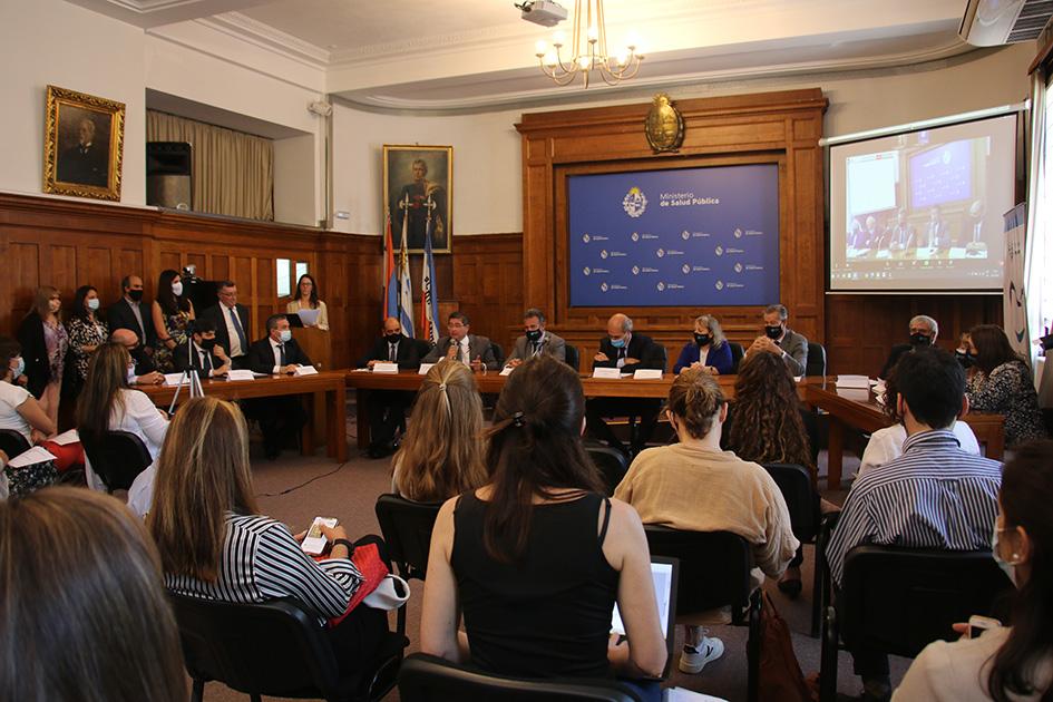 Autoridades en presentación 