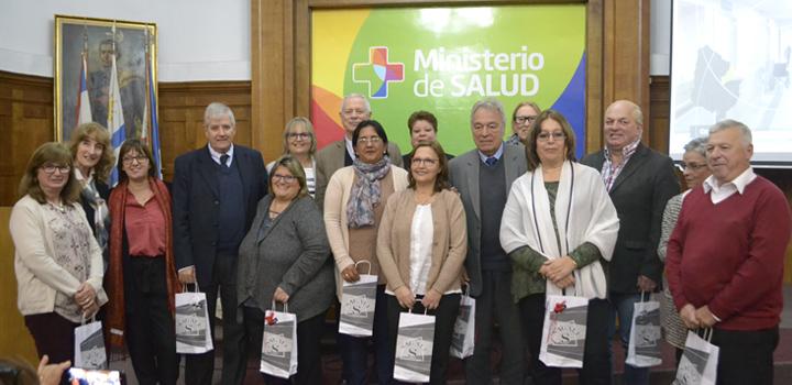 Entrega de premios a funcionarios con 30 años de servicio Entrega de premios a funcionarios con 30 años de servicio