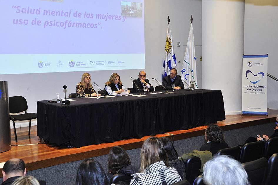 Autoridades en conferencia Autoridades en conferencia