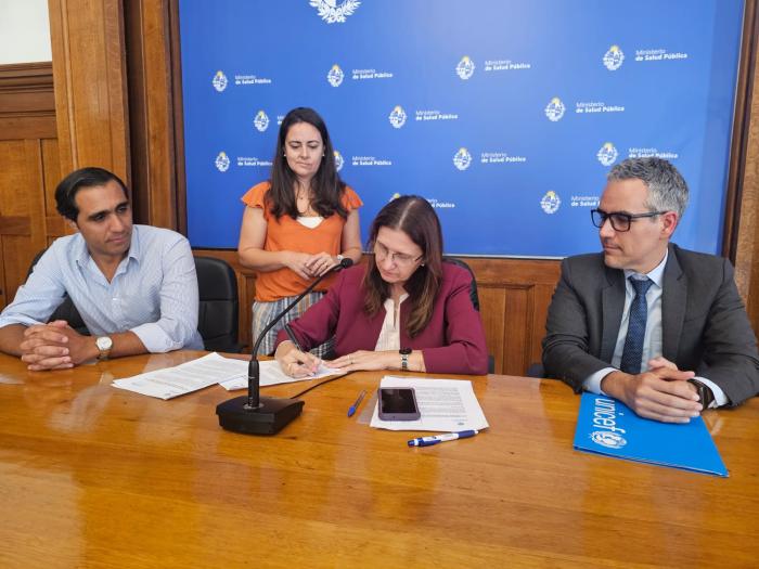 Autoridades firman memorándum de entendimiento Autoridades firman memorándum de entendimiento