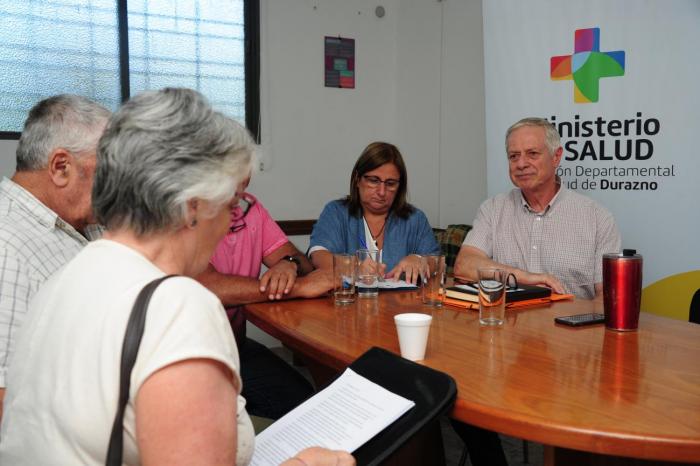 Ministro de Salud Pública reunido con representantes sociales en Durazno Ministro de Salud Pública reunido con representantes sociales en Durazno