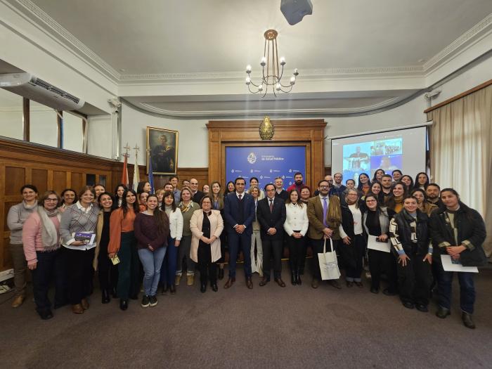 Programa de capacitación en epidemiologia de campo con enfoque “una sola salud” Autoridades y estudiantes que asistieron al evento