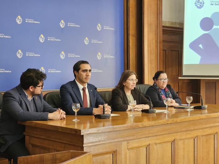 Autoridades anuncian la incorporación de la vacuna VRS Ministra Rando, Subsecretario Satdjian y autoridades mencionadas en la noticia