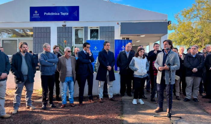 Autoridades en la inauguración Autoridades en la inauguración
