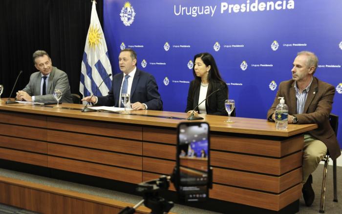 Ministro de Salud Pública en conferencia Ministro de Salud Pública en conferencia