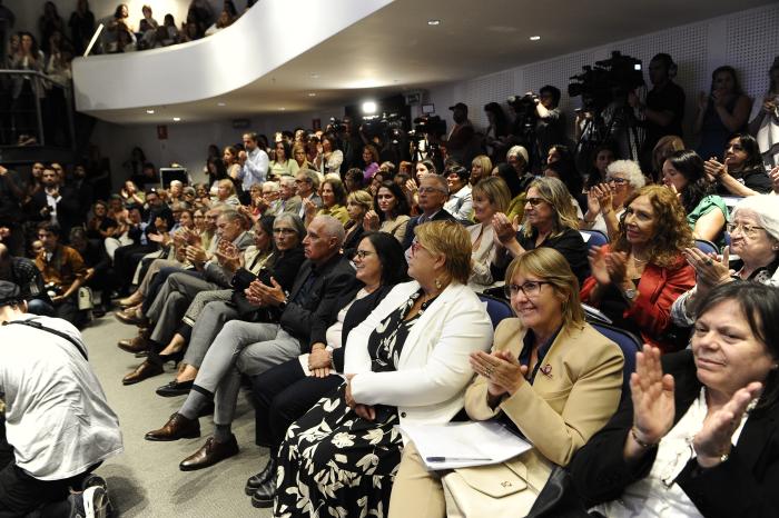 Ministra de Salud Pública junto a otras autoridades en acto por el día de la mujer