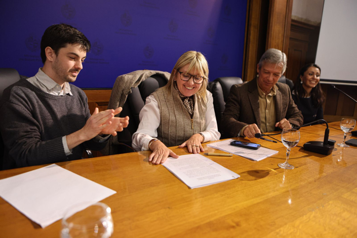 Convenio para fortalecer la tercera Encuesta Nacional de Factores de Riesgo de ENT Ministra y Secretario de la Secretaría Nacional del Deporte firman convenio