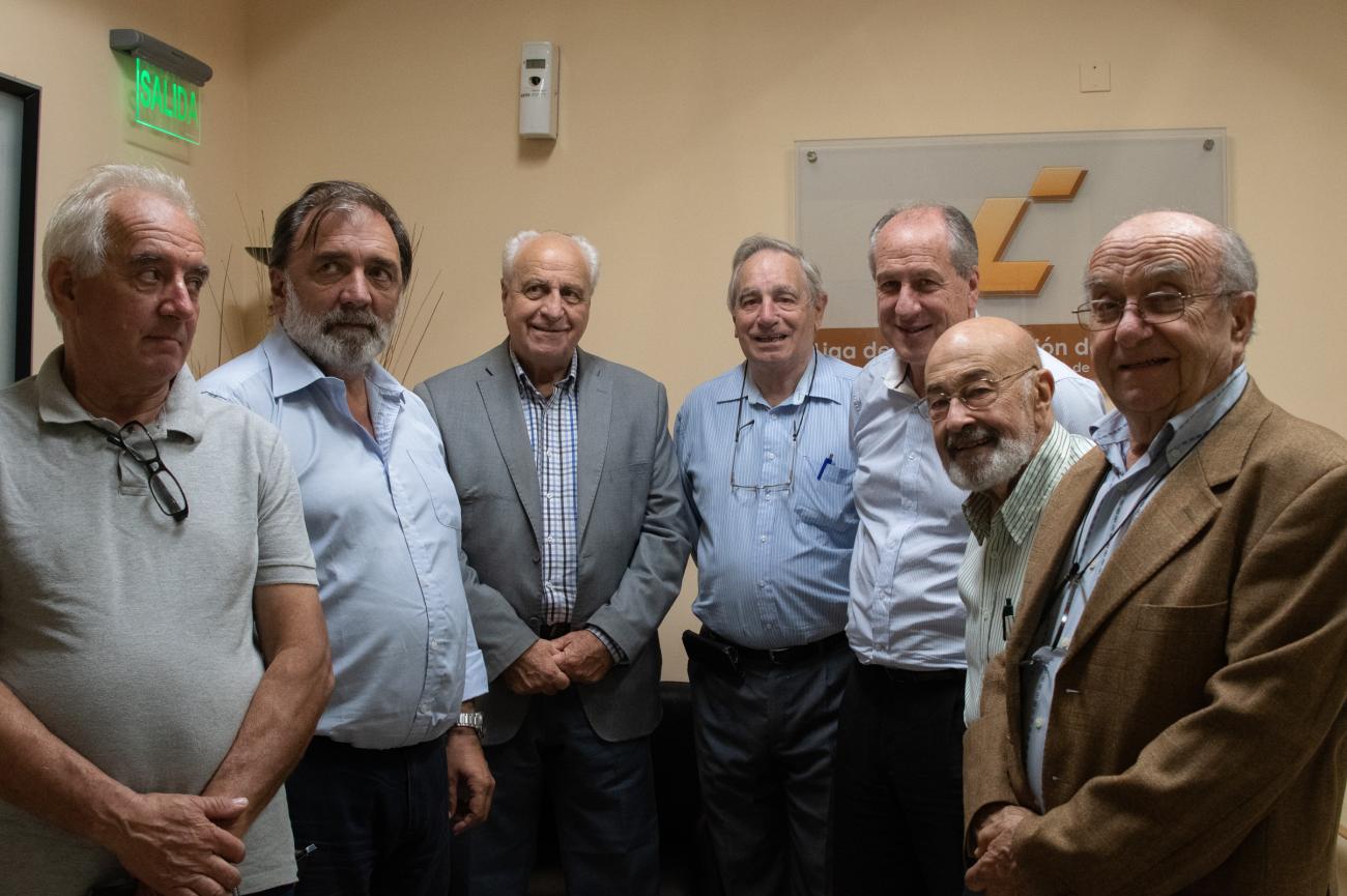 Murro Liga de la Construcción del Uruguay Ministro de Trabajo junto a integrantes de la Liga de la Construcción del Uruguay