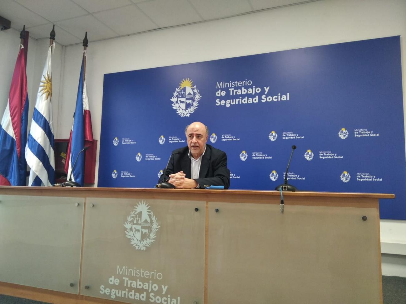 Conferencia del Ministro Pablo Mieres Conferencia del Ministro Pablo Mieres