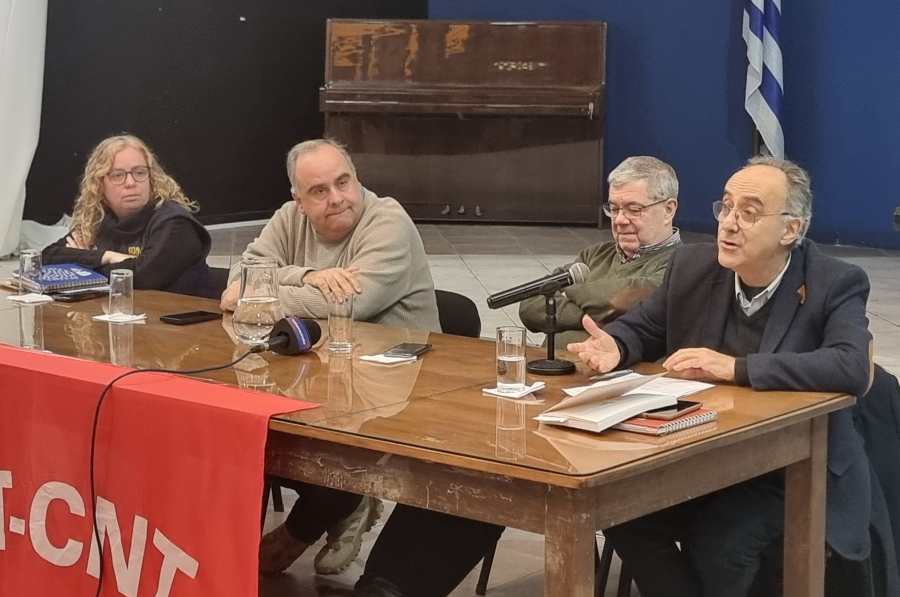 Barretto exponiendo en la actividad