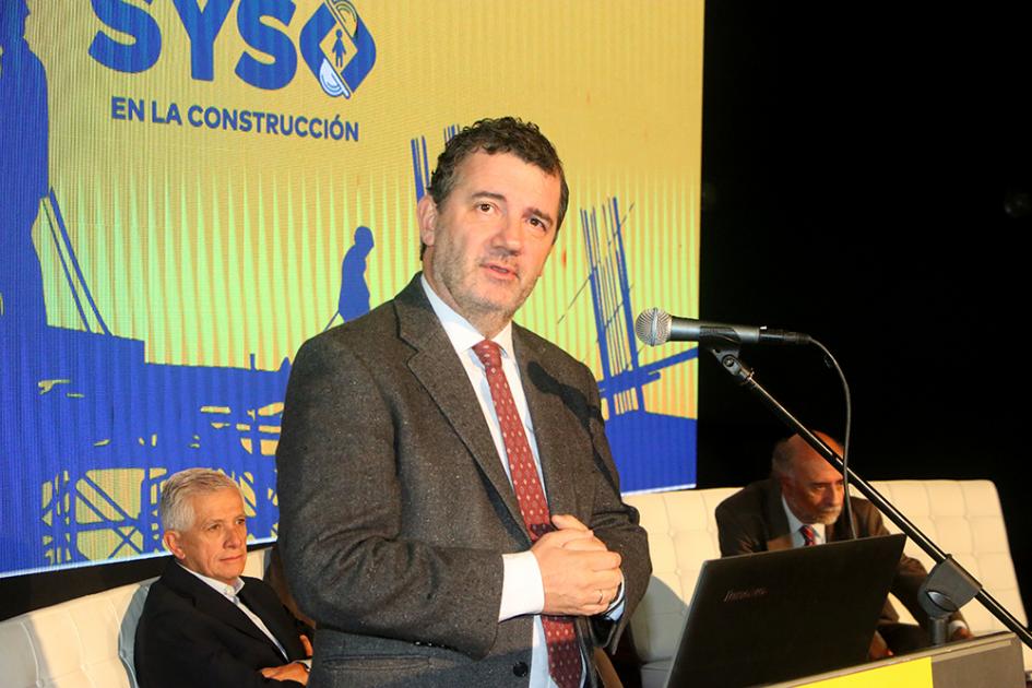 Mieres y Teijeiro en congreso de la Construcción Mieres y Teijeiro en congreso de la Construcción
