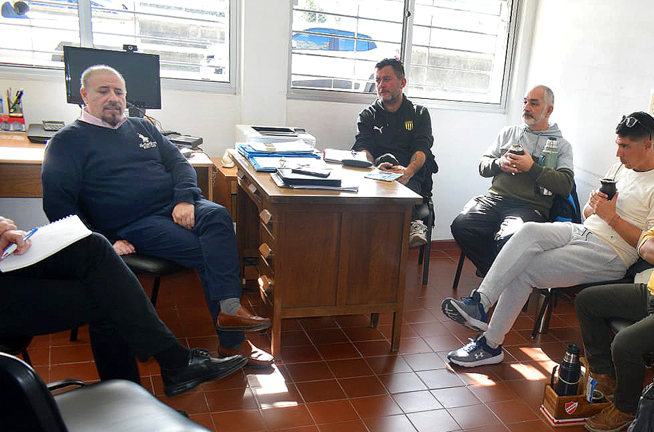 Darío Mendiondo se reunió con trabajadores, empleadores y representantes de la sociedad civil