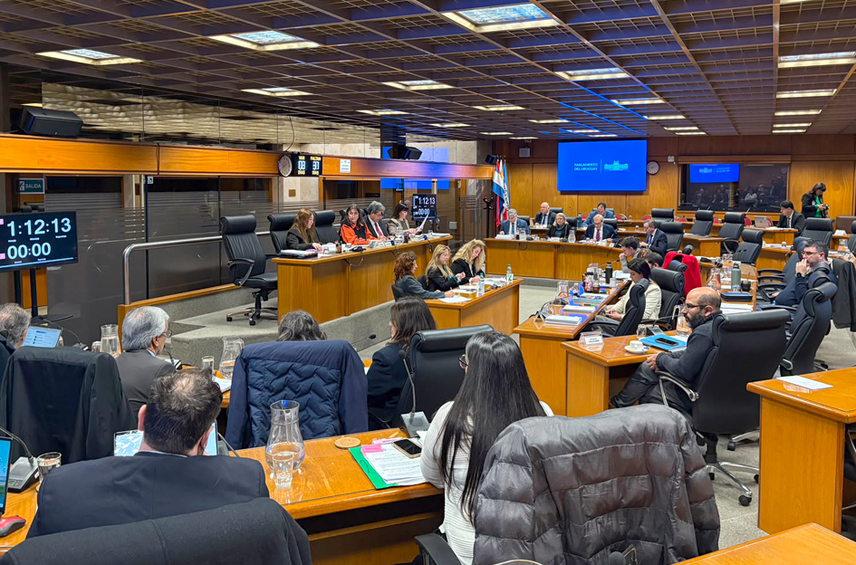 MTSS presentó su Rendición de Cuentas con foco en empleo, trabajo decente y protección social MTSS presentó en el Parlamento su Rendición de Cuentas