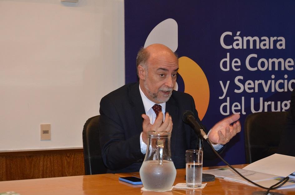 Cierre de proyectos de capacitación e investigación de la Cámara de Comercio y Servicios Mieres durante su oratoria