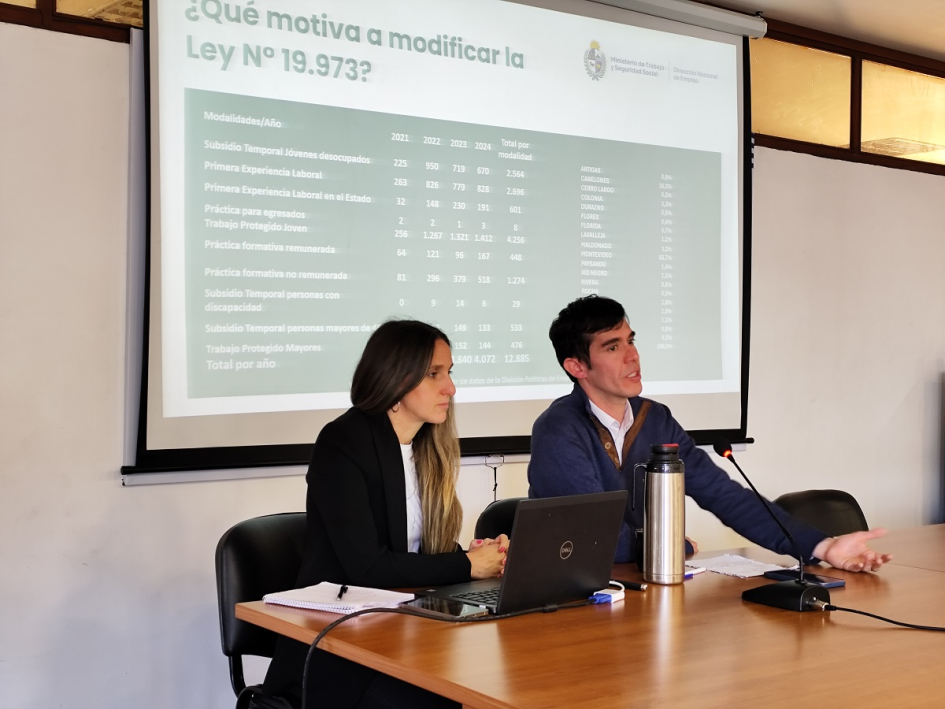 Dirección Nacional de Empleo realizó instancia de intercambio para construir futura ley de empleo Villar y Araya durante sus exposiciones