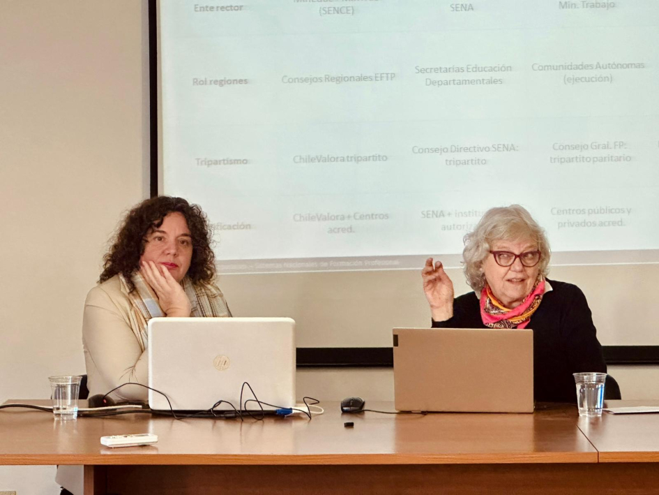 Jornada interinstitucional para fortalecer construcción de Sistema Nacional de Formación Profesional Dos expositoras