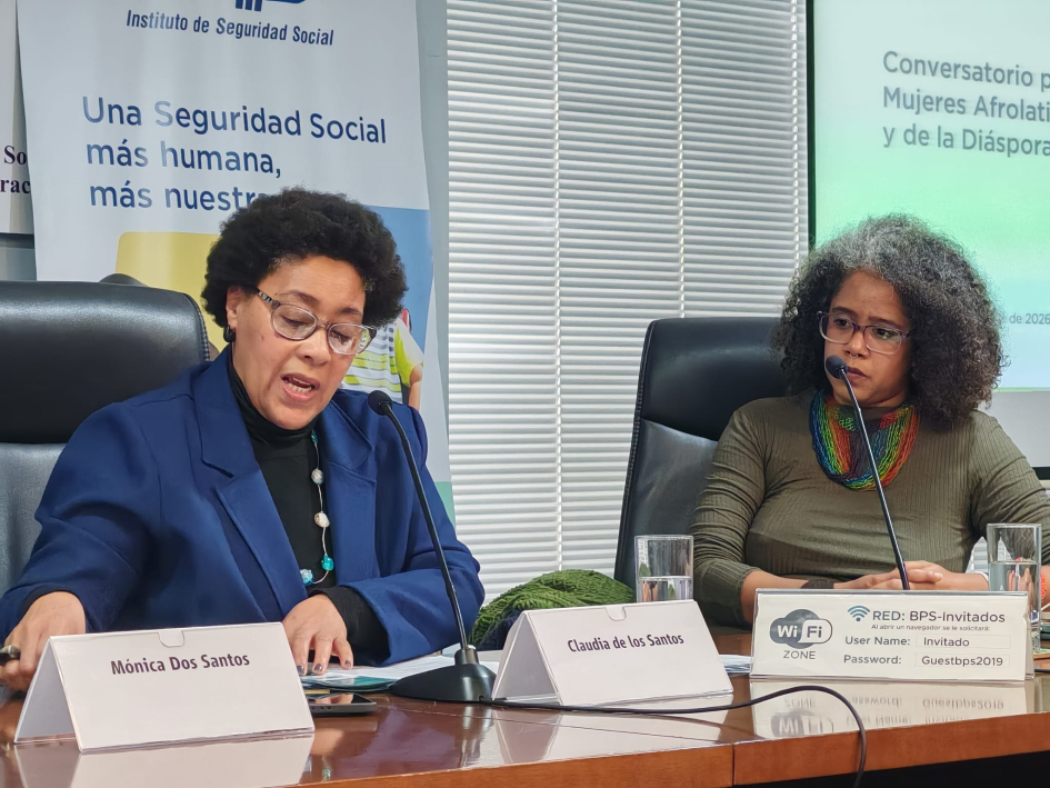 MTSS participó en conversatorio sobre seguridad social y derechos de las mujeres afrodescendientes De los Santos junto a otra expositora