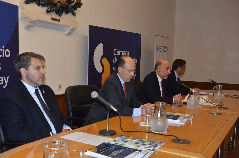 Cierre de proyectos de capacitación e investigación de la Cámara de Comercio y Servicios Expositores