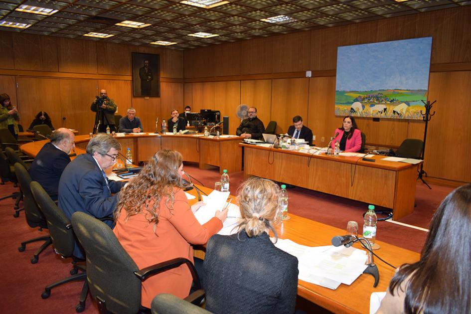 Comisión de Legislación del Trabajo y Seguridad Social Autoridades en el Parlamento