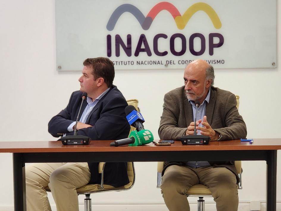 MTSS e Inacoop presentaron informe sobre evolución de empleo en sector cooperativo Mieres y Fernández durante la presentación del informe