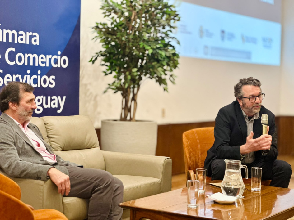 Encuentro nacional de comités locales y departamentales de INEFOP Autoridades en la mesa