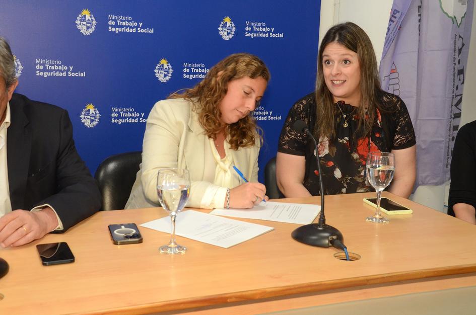 Día del Funcionario MTSS Firma de convenio