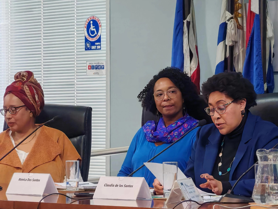 MTSS participó en conversatorio sobre seguridad social y derechos de las mujeres afrodescendientes De los Santos junto a otras expositoras