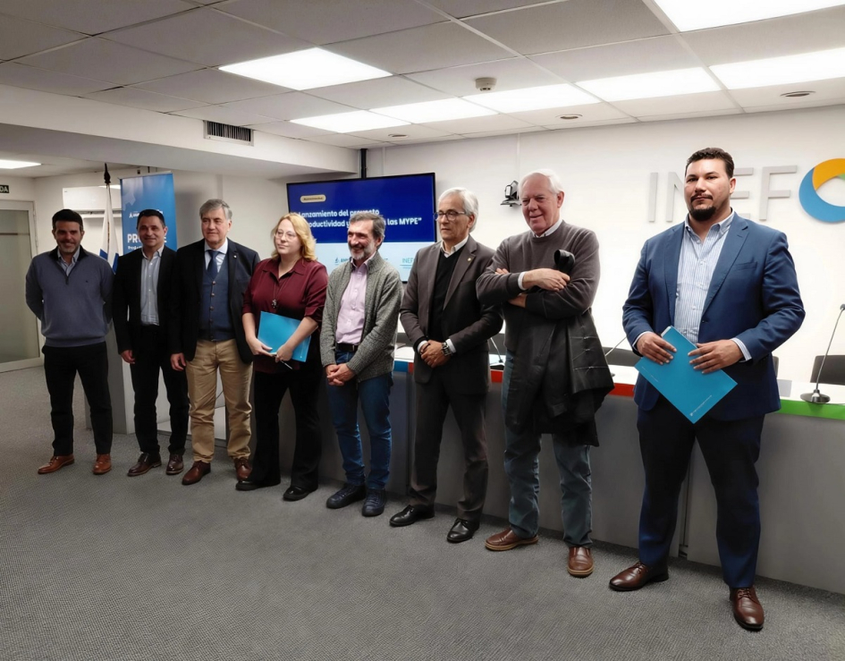Autoridades en lanzamiento del proyecto Productividad y Diálogo en las MYPE