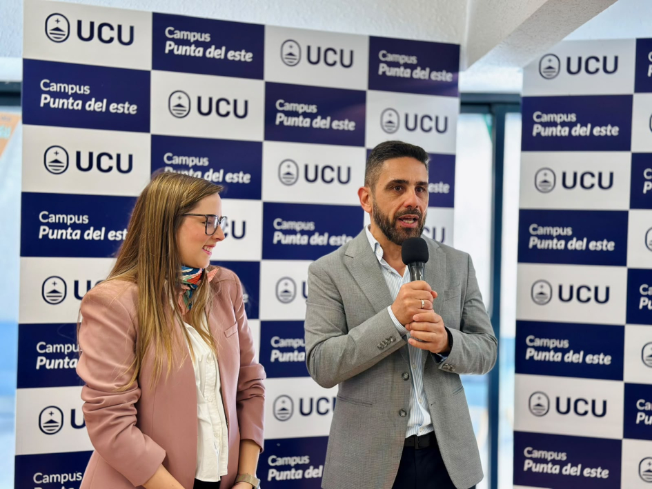 Feria Laboral UCU - Campus Punta del Este Chiquiar durante su exposición