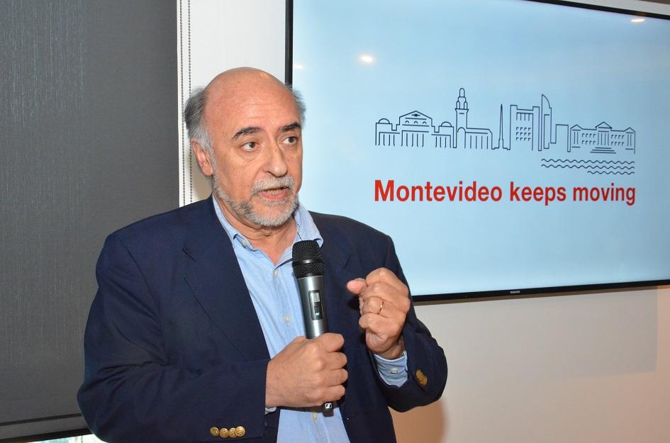 Inauguración de nuevas instalaciones empresa Endava Ministro Mieres hablando