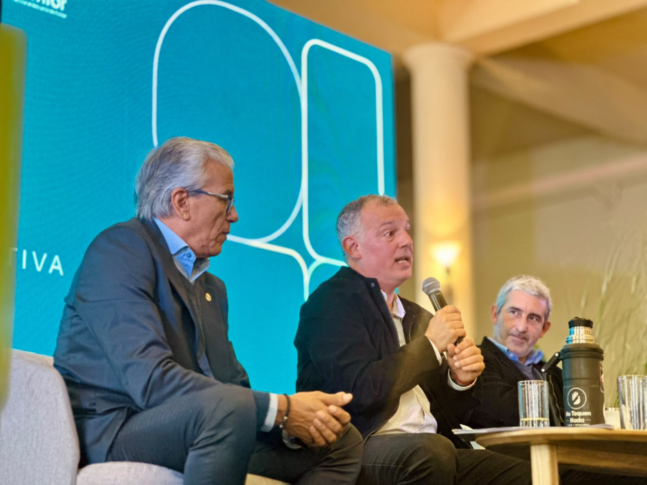 Autoridades de trabajo y educación analizaron los desafíos de la formación laboral Ministro Castillo, Gabriel Quirici y Pablo Caggiani durante la presentación