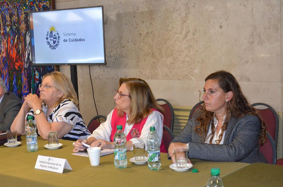 La Junta Nacional de Cuidados sesionó en Montevideo Autoridades en el evento