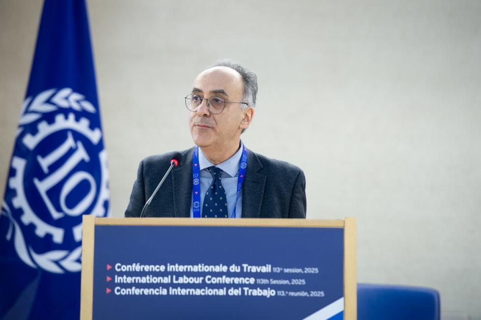 Uruguay contribuye al consenso internacional para regular el trabajo en plataformas digitales Barretto durante su exposición