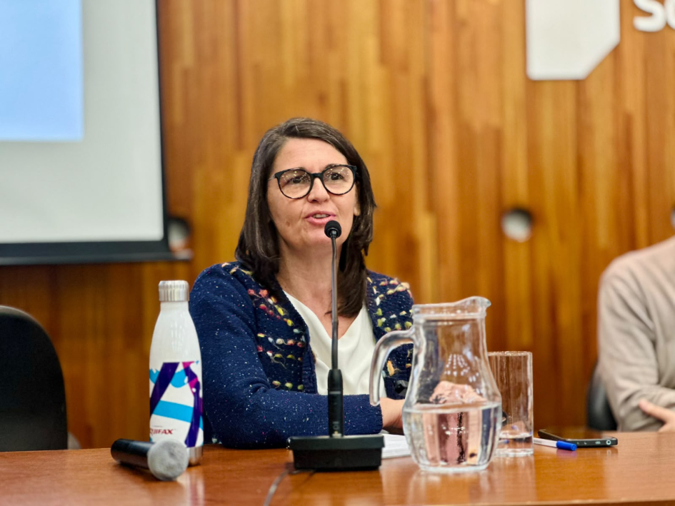 Conversatorio “Repensar el tiempo de trabajo" Otra de las expositoras