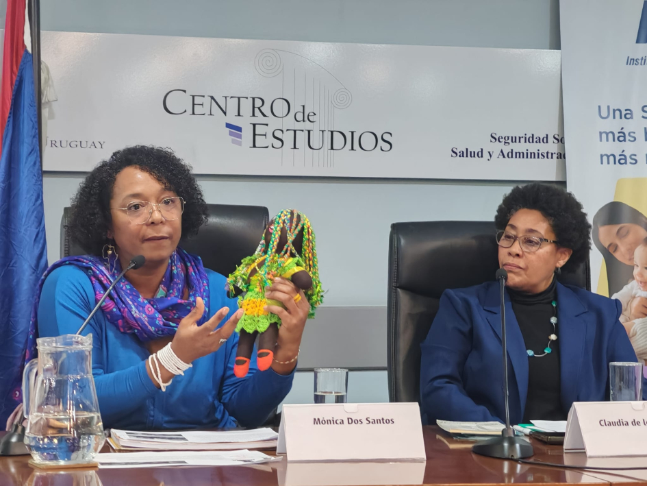 MTSS participó en conversatorio sobre seguridad social y derechos de las mujeres afrodescendientes De los Santos junto a otra expositora