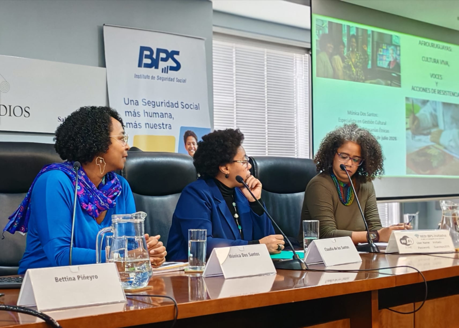 MTSS participó en conversatorio sobre seguridad social y derechos de las mujeres afrodescendientes De los Santos junto a otras expositoras