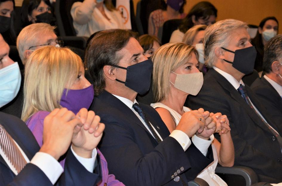 Acto central en conmemoración del Día Internacional de las Mujeres Acto central en conmemoración del Día Internacional de las Mujeres