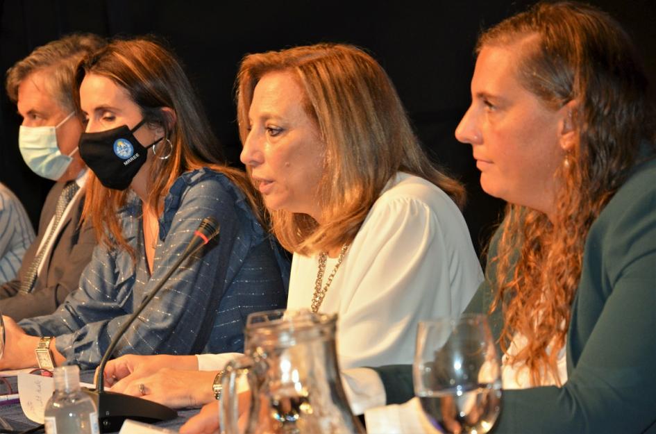 Acto central en conmemoración del Día Internacional de las Mujeres Acto central en conmemoración del Día Internacional de las Mujeres
