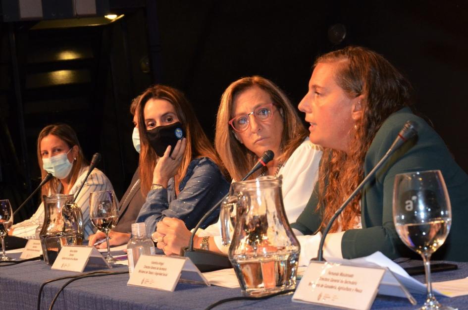 Acto central en conmemoración del Día Internacional de las Mujeres Acto central en conmemoración del Día Internacional de las Mujeres